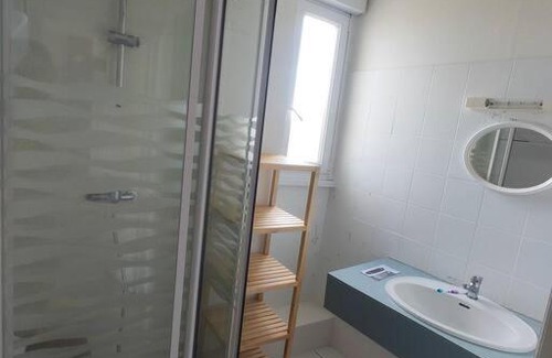 Crozon Apartment | Central Downtown Apartment - Rated 9/10 & Child Friendly