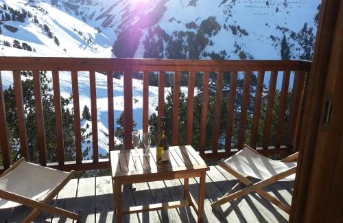 Arc-2000 Apartment | Cozy Apartment at Chalet des Neiges Arolles with Ocean Views