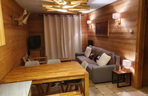 Arc-2000 Apartment | Cozy Apartment at Chalet des Neiges Arolles with Ocean Views