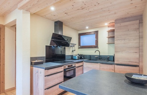 Combloux Apartment | Pet-Friendly Appartement Chablis with Spa & Breakfast