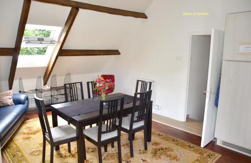 Orgnac-sur-Vezere Apartment | Welcoming Appartement Orgnac sur Vezere with Garden & Parking