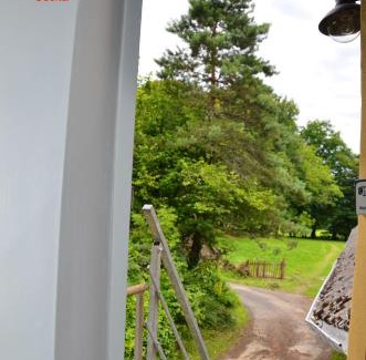 Orgnac-sur-Vezere Apartment | Welcoming Appartement Orgnac sur Vezere with Garden & Parking