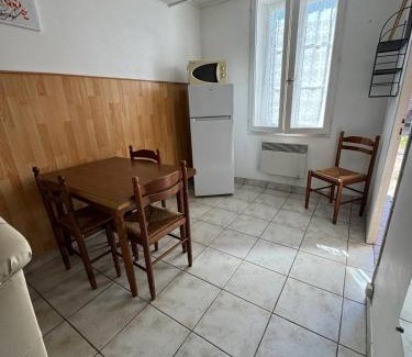 Neris-les-Bains Apartment | Pet-Friendly Apartment in Neris les Bains with Private Garden