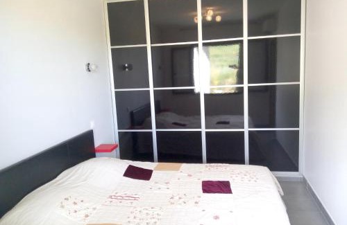 Olmeta-di-Tuda Apartment | Scenic Mountain View Apartment in Olmeta di Tuda