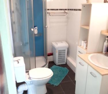 Saint-Denis Apartment | City View One-Bedroom Apartment in Saint Denis with WiFi