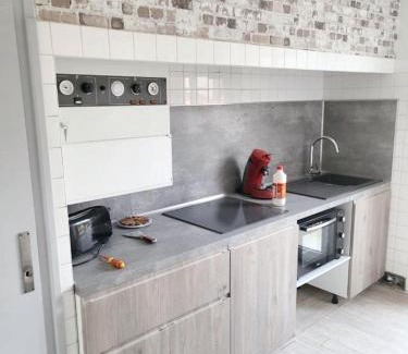Ria-Sirach Apartment | Cozy 2-Bedroom Apartment with Garden and Free WiFi