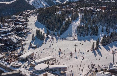 Courchevel Apartment | Inviting Apartment with Sauna & Balconies in Courchevel 1850