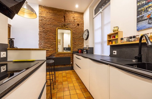 Carmes Apartment | Pet-Friendly Appartement Chevron with Spa & Breakfast Options
