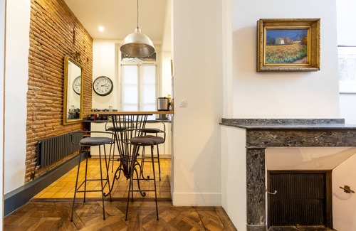 Carmes Apartment | Pet-Friendly Appartement Chevron with Spa & Breakfast Options