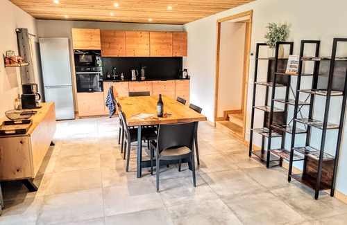 Samoens Apartment | Enjoy a Cozy Stay at Appartement Chez Léon with Garden