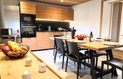 Samoens Apartment | Enjoy a Cozy Stay at Appartement Chez Léon with Garden