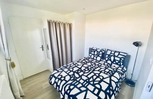Cholet Apartment | Pet-Friendly Appartement Cholet les Halles with Garden Views