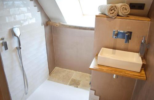 Dole Apartment | Guest Rated 9.2 - Family-Friendly Appartement "La Tour"