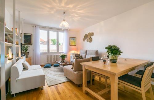 Faubourg Sud Apartment | Convenient 4-Star Apartment Near City Center - High Rating