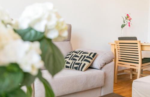 Faubourg Sud Apartment | Convenient 4-Star Apartment Near City Center - High Rating