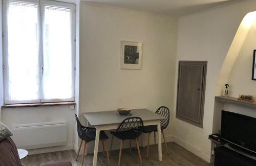 Barjac Apartment | Stylish Barjac Apartment in the Heart of the City