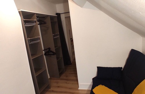 Conches-en-Ouche Apartment | Cozy Apartment in the Heart of the City with Kitchen Access