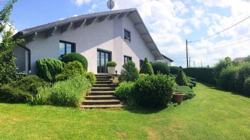 Plaimbois-du-Miroir Apartment | Cozy Apartment with Hot Tub in Plaimbois du Miroir