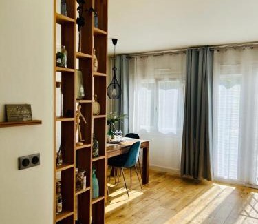 Villetaneuse Apartment | Cozy Retreat: Family-Friendly Appartement Cocooning Awaits