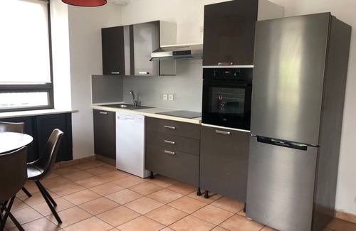 Daoulas Apartment | Cozy Appartement Coeur de Daoulas: Child-Friendly Retreat