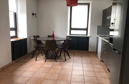Daoulas Apartment | Cozy Appartement Coeur de Daoulas: Child-Friendly Retreat