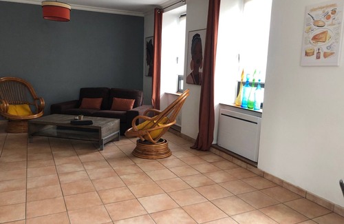 Daoulas Apartment | Cozy Appartement Coeur de Daoulas: Child-Friendly Retreat