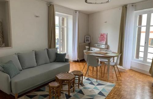 Neris-les-Bains Apartment | Comfortable Apartment in Neris les Bains with Free Parking