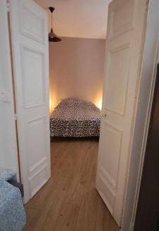 Dole Apartment | Comfortable Two-Star Apartment with Family-Friendly Amenities