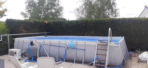 Cour-Cheverny Apartment | Appartement confortable avec piscine à Cour-Cheverny