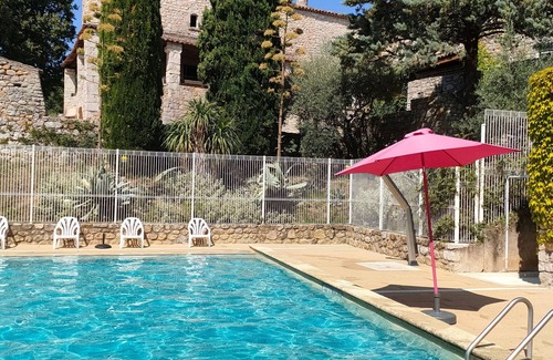 Casteljau Condo | Tranquil Appartement Confortable with Free Parking & Pool
