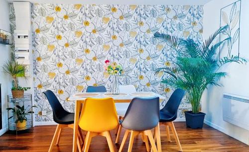 Raismes Apartment | Cozy 2-Bedroom Apartment with Free WiFi in Raismes