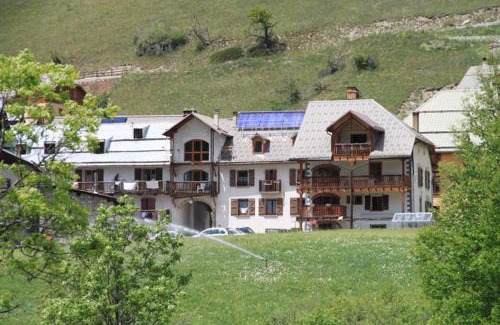 Arvieux Apartment | Cozy 2-Bedroom Apartment with Terrace & Wifi near Ski Slopes