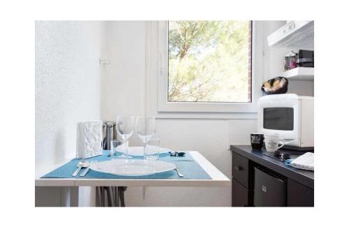 Toulouse West Apartment | Modern Apartment Near Météo, Basso Cambo & Airbus
