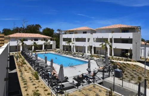 Bravone Apartment | Appartement convivial à Linguizzetta avec piscine