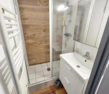 Eclose-Ouest Apartment | Cozy Apartment in L'Alpe d'Huez with Mountain Views