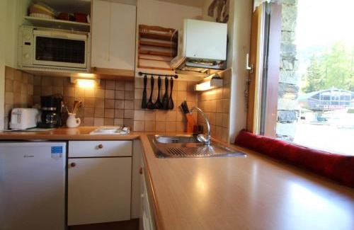 Lanslevillard Apartment | Inviting Apartment with Ski Slope Views and Pet-Friendly Amenities