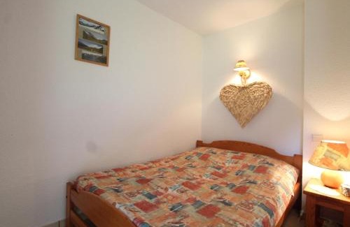 Termignon Apartment | Appartement cosy 4 pers au pied des pistes avec wifi, balcon et casier à ski - FR-1-508-18