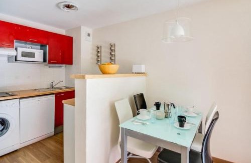 Sers Apartment | Inviting Apartment with Mountain View, Close to Shops & Spas