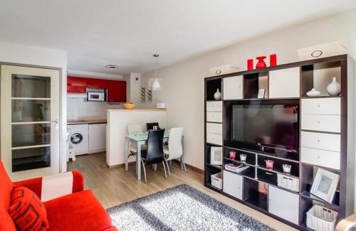 Sers Apartment | Inviting Apartment with Mountain View, Close to Shops & Spas