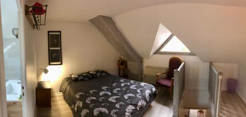 Bernay Apartment | Cozy Apartment near Station with Balcony & Restaurant