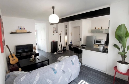 Barbatre Apartment | Appartement Cosy au Coeur des Maisons de Champagne Avec Jardin Privé de 110m2