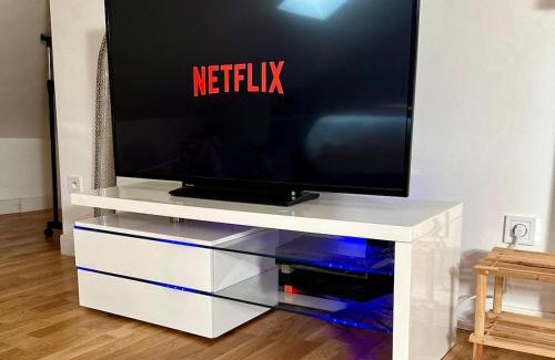 Montataire Apartment | Appartement Cosy avec Netflix et parking gratuit