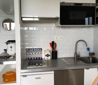 Guerande Apartment | Seaside One-Bedroom Apartment in Guerande with Pool Access