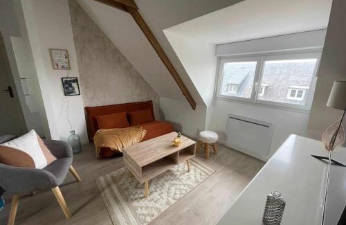 Avranches Apartment | Cozy City Center Apartment - Guest Rated 9.5/10