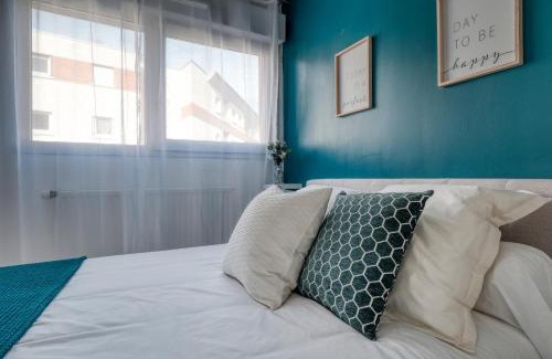 Elancourt Apartment | Serene Apartment for Families with a 9.1 Guest Rating