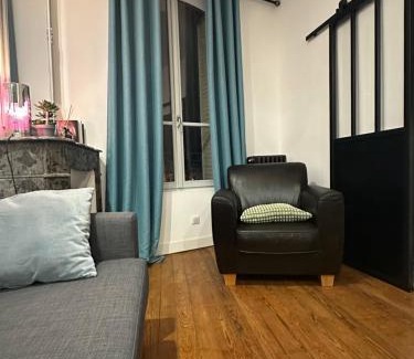 Dreux Apartment | Cozy & Bright Downtown Appartement #4 - Pet Friendly Stay