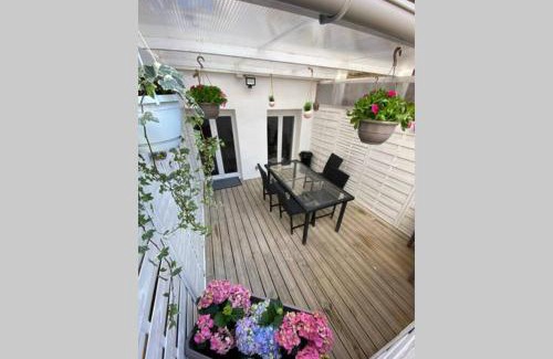 Boulogne-Centre Apartment | Cozy Apartment with Free Wi-Fi, Near Train Station