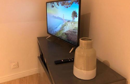 Leers Apartment | Cozy Apartment: Guest Rated 8.3/10 for Your Getaway