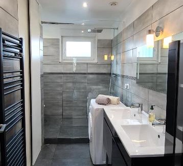 Richemont Apartment | Cozy Apartment with Child-Friendly Amenities & 9.2 Rating