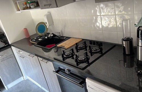 Quartier du Plateau Apartment | Family-Friendly Comfort at Appartement Cosy Familial